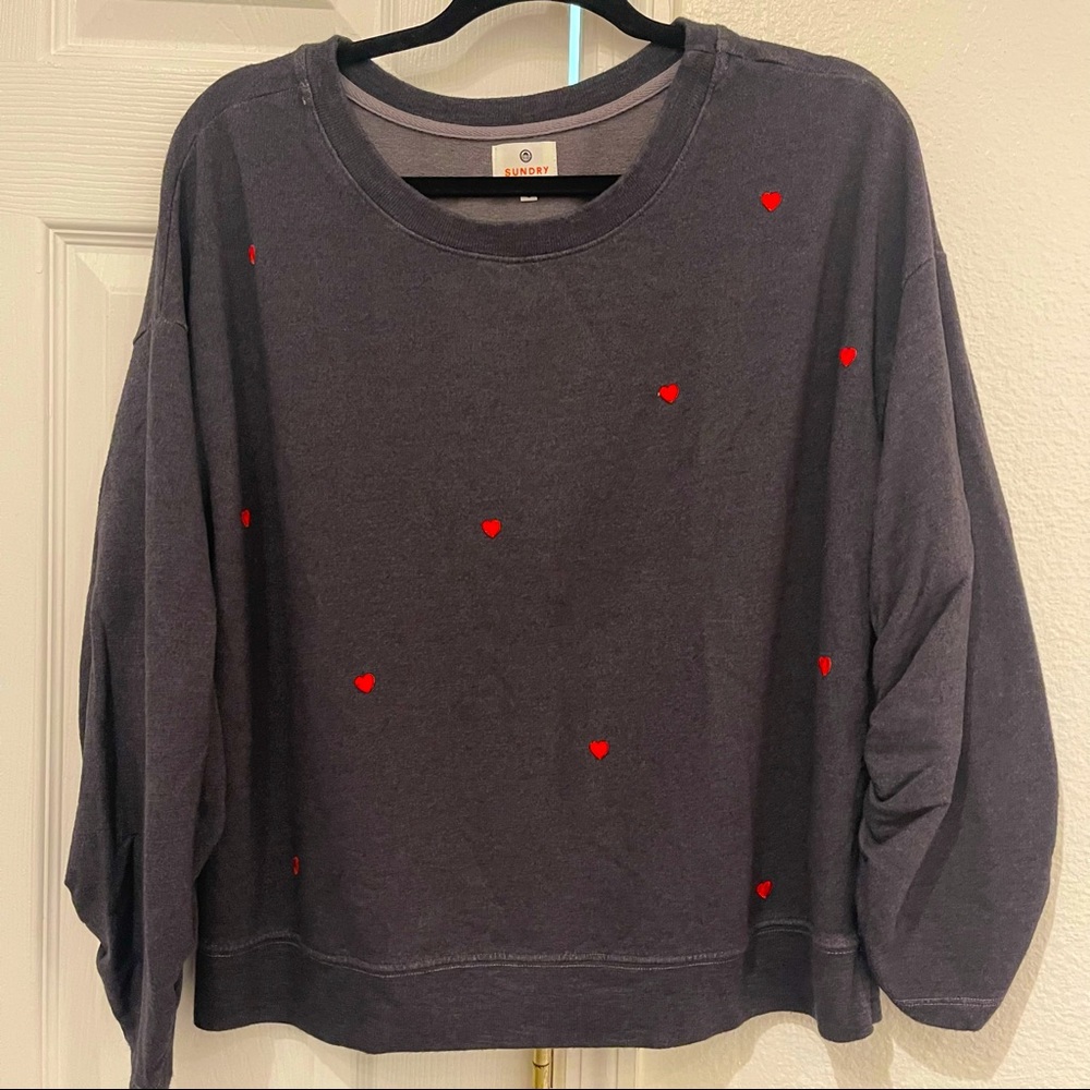 SUNDRY Womens grey red heart print embroidered pullover sweatshirt top sweater S